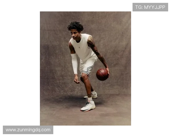 乔丹品牌正式签约布泽尔兄弟及基扬安东尼与康大女篮冠军球员斯特朗